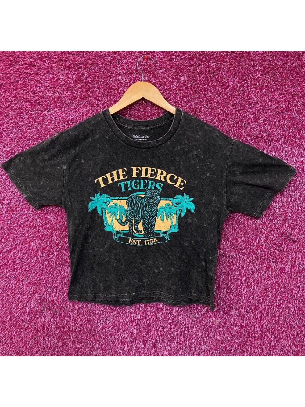 Rebellion One "The Fierce Tigers" Mineral Wash Cropped Graphic T-Shirt Medium
